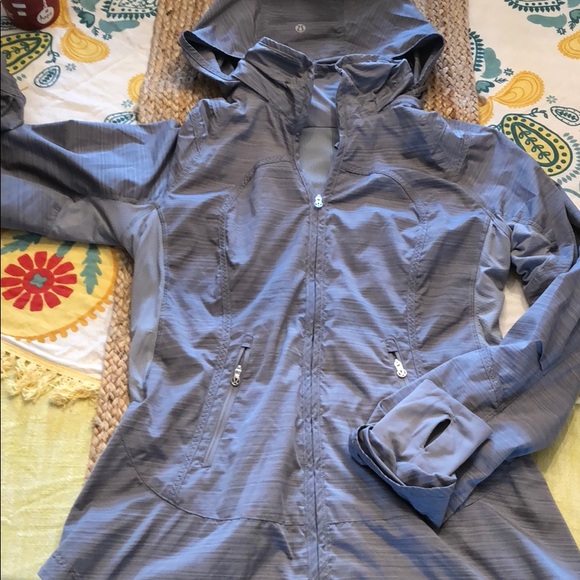 lululemon athletica Jackets & Blazers - Lululemon Grey Striped Rain Jacket EUC Size 8